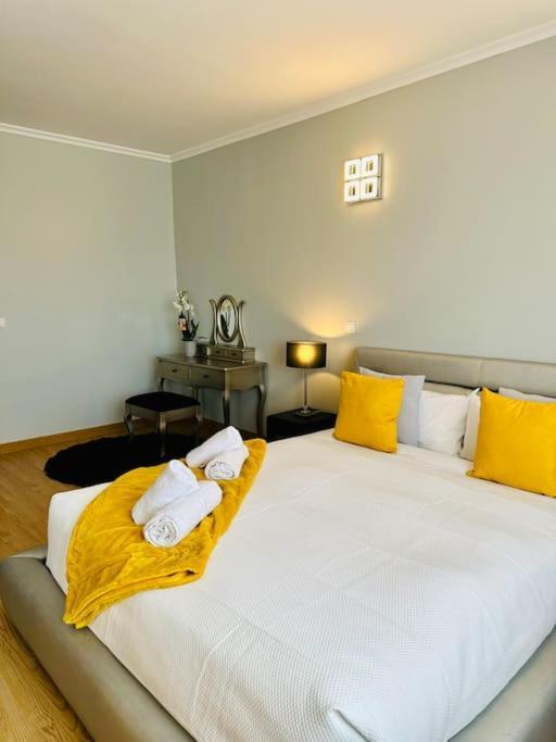 Reis House Villa Torre de Dona Chama Bagian luar foto